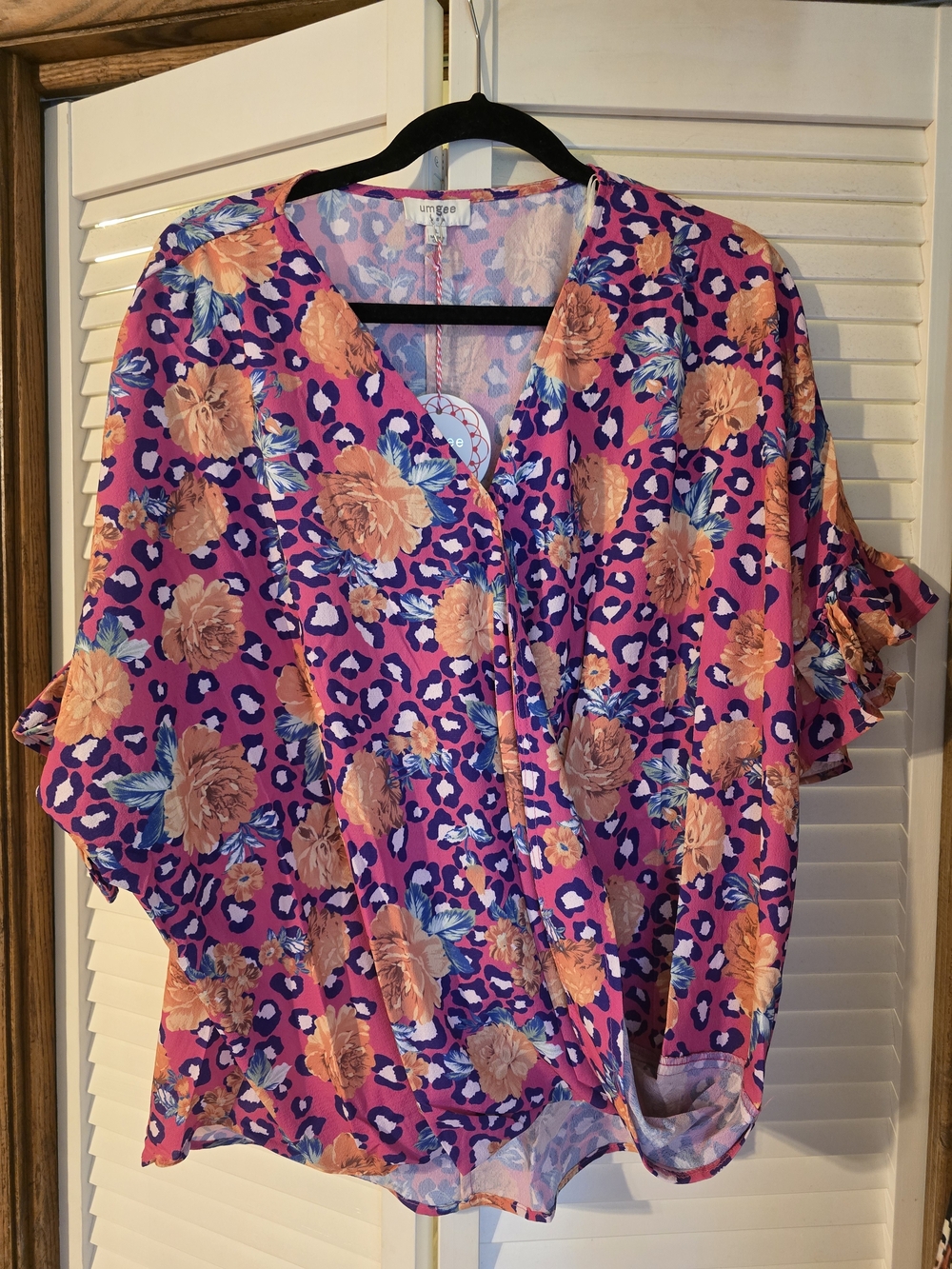 Umgee Hot Pink Floral & Navy Leopard V-Neck Blouse